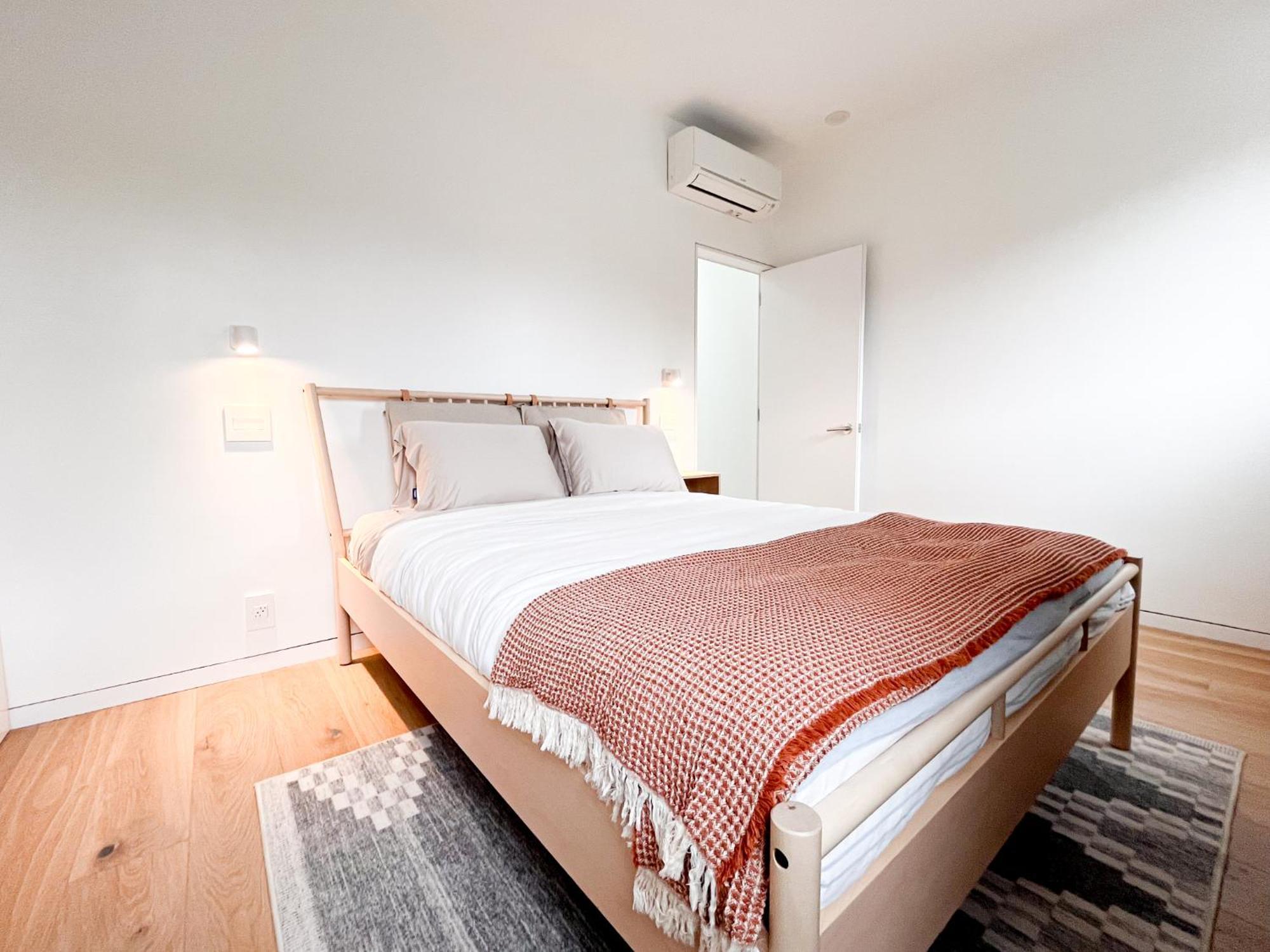 Modern, Charming, Spacious 3-bedroom Retreat In Brooklyn With Rem-casa Appartamento New York