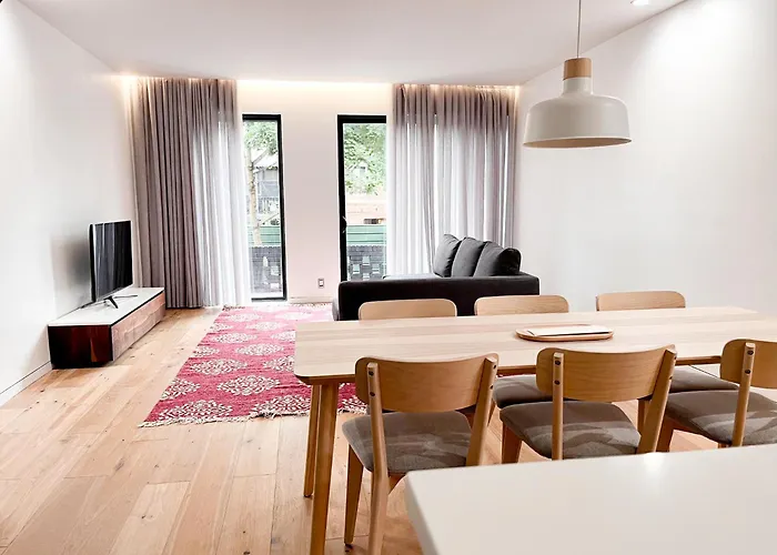 Modern, Charming, Spacious 3-Bedroom Retreat In Brooklyn With Rem-Casa